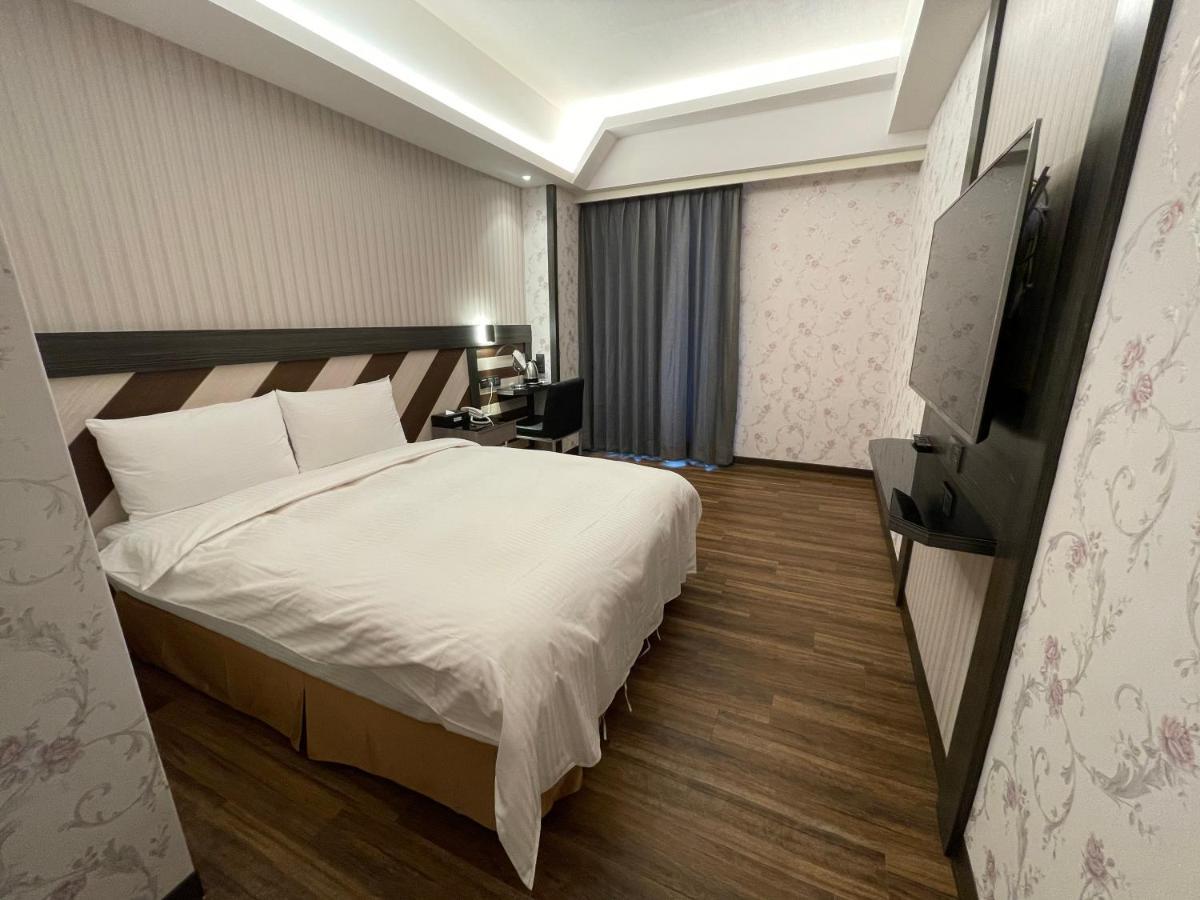 Weifeng Boutique Business Hotel - Zhanqian Branch Pingtung 외부 사진
