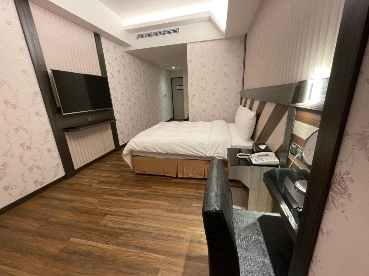 Weifeng Boutique Business Hotel - Zhanqian Branch Pingtung 외부 사진