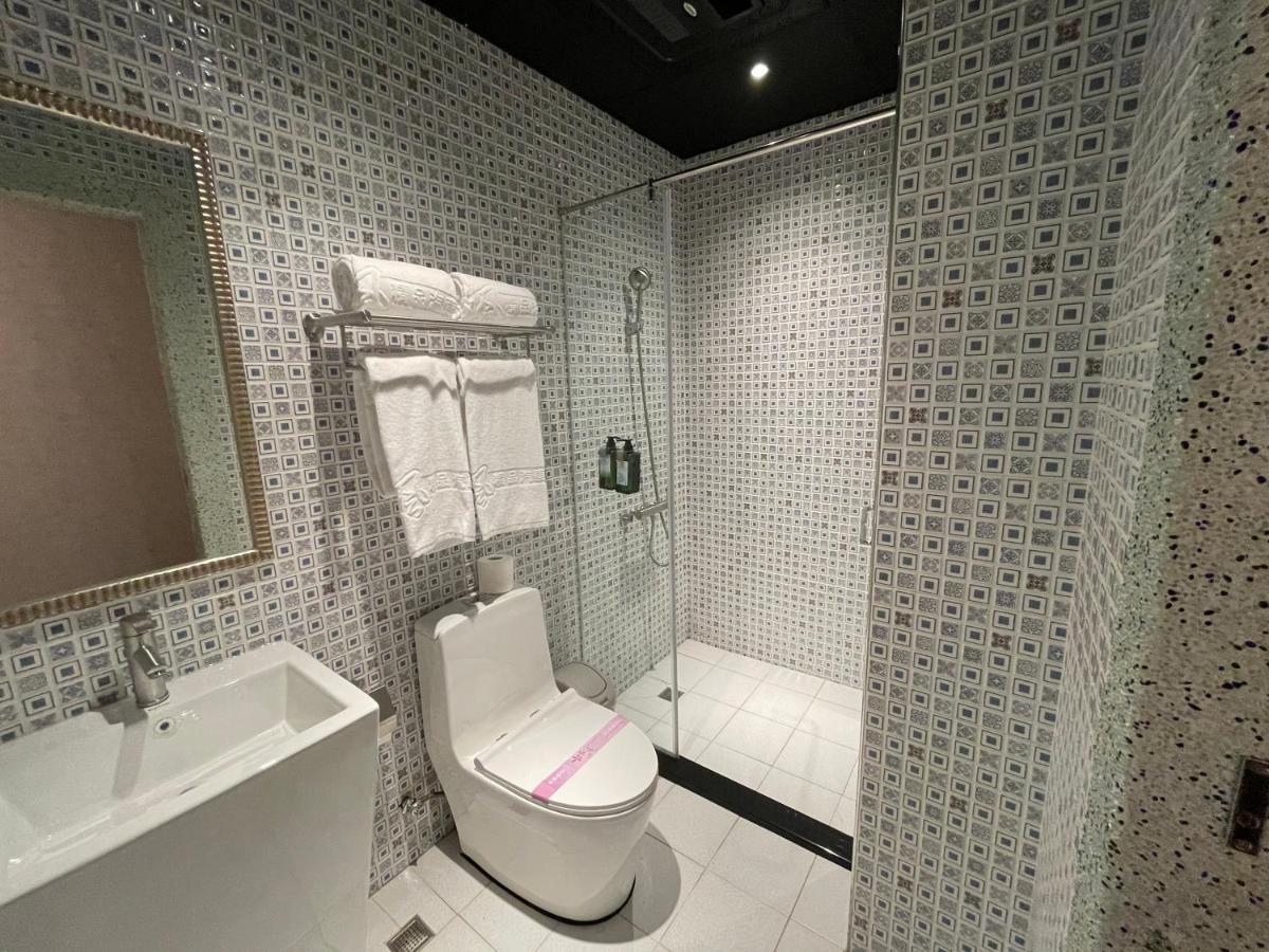 Weifeng Boutique Business Hotel - Zhanqian Branch Pingtung 외부 사진