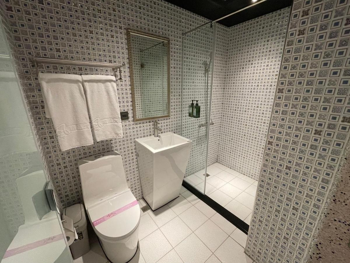 Weifeng Boutique Business Hotel - Zhanqian Branch Pingtung 외부 사진