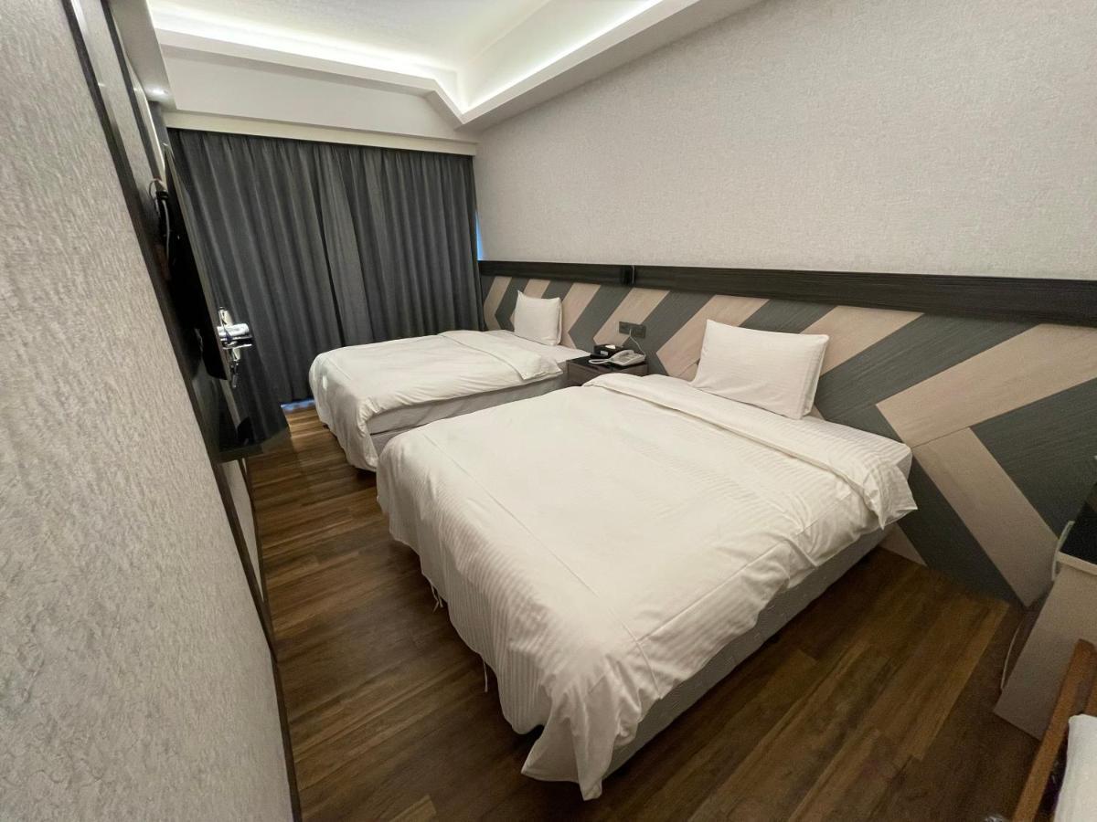 Weifeng Boutique Business Hotel - Zhanqian Branch Pingtung 외부 사진