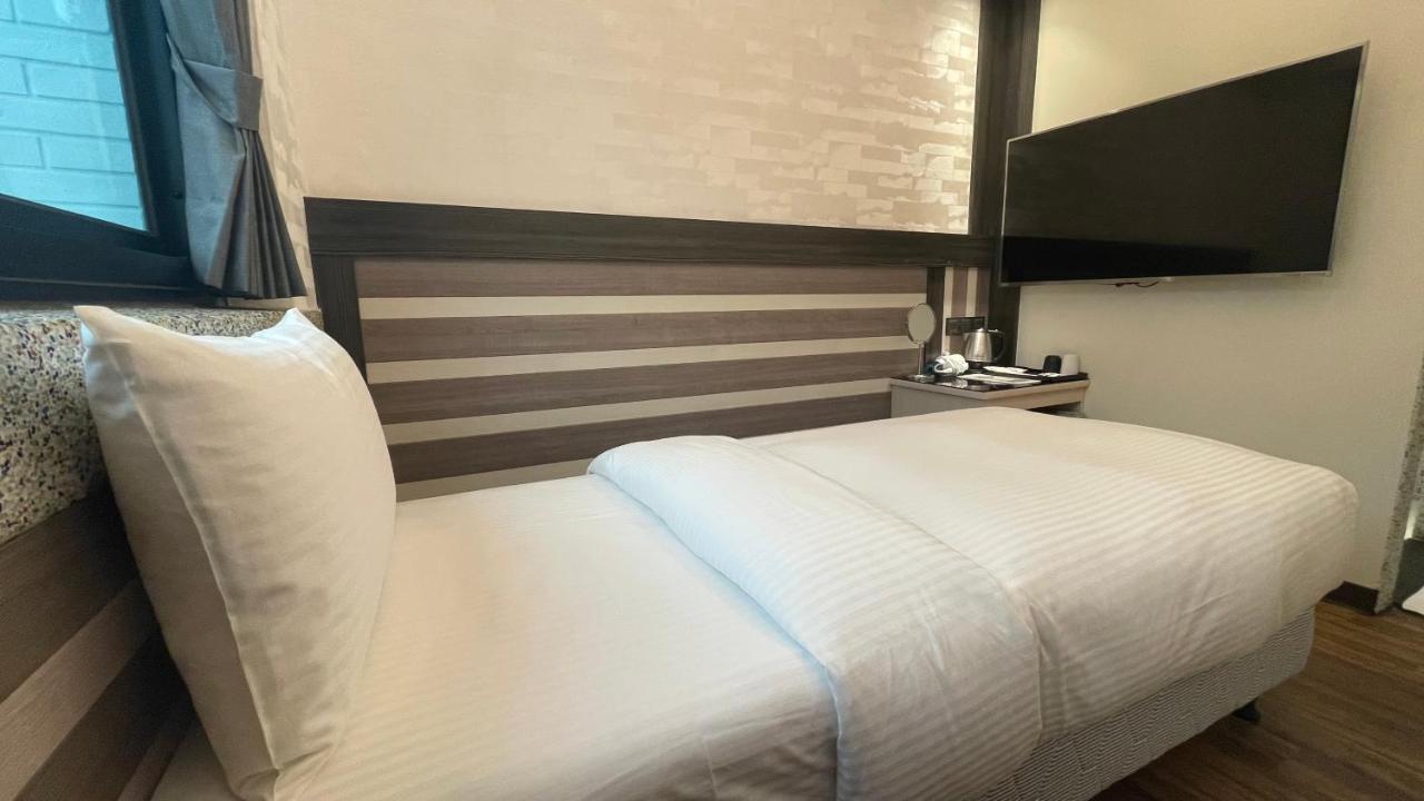 Weifeng Boutique Business Hotel - Zhanqian Branch Pingtung 외부 사진